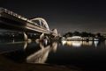 Eisenbahnbrücke 2021 Nachts Kristallschiff.jpg