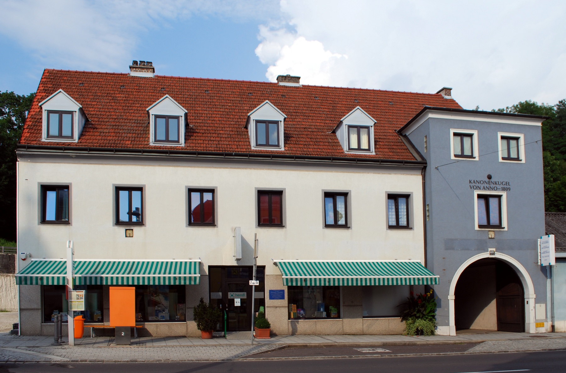 DateiEbelsberg Kanonenkugel Anno 1809.jpg LinzWiki