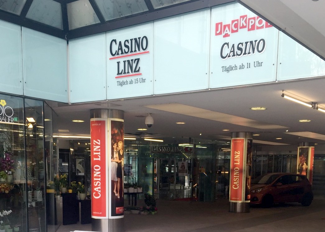 Casino_Linz_Eingangsbereich.jpg