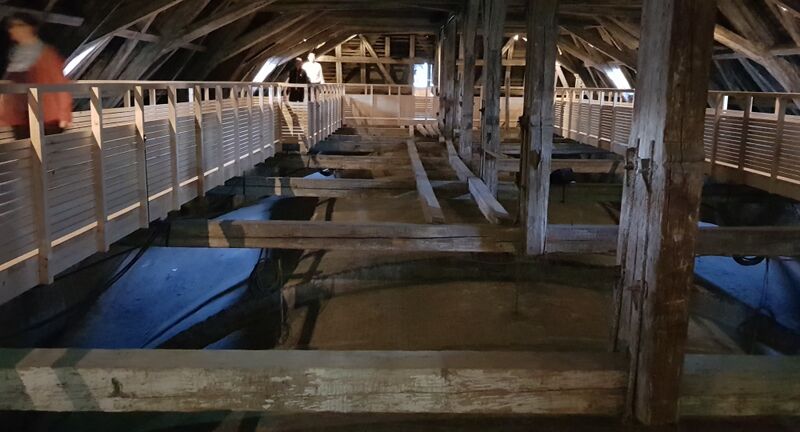 Datei:Ursulinenkirche Dachboden Höhenrausch 2018.jpg