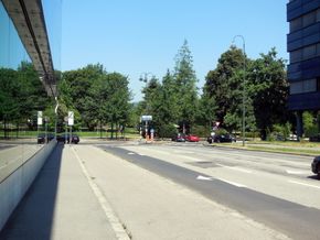 Kaserngasse, Blick von der Fabrikstraße Richtung Norden zur Donaulände