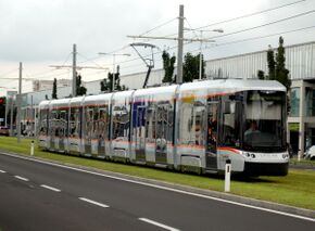 Neuer CityRunner der Linie 3 am Eröffnungstag (2011)