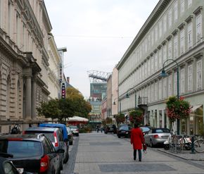 Spittelwiese, Blick von der Herrenstraße Richtung Osten (im Hintergrund das Einkaufszentrum Passage