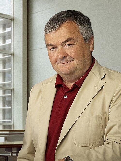 Datei:AK-OÖ Pr.Dr.Johann Kalliauer.jpg