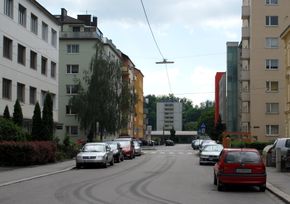 Andreas-Hofer-Straße, Blick vom Andreas-Hofer-Platz Richtung Süden