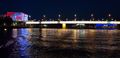 Nibelungenbrücke AEC Lentos nachts.jpg