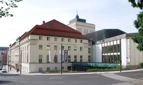 Landestheater, Schauspielhaus an der Promenade, links Großes Haus, rechts Kammerspiele