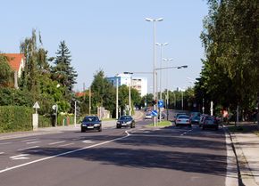 Dauphinestraße, Blick Richtung Osten auf die Brücke über die Mühlkreis Autobahn