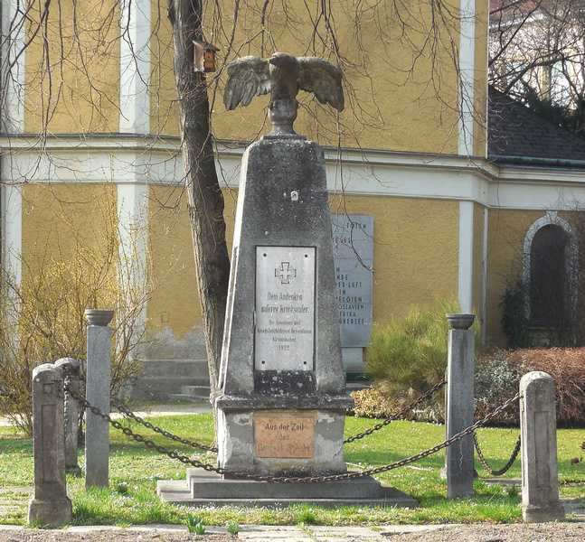 Datei:Kriegerdenkmal Kleinmünchen.jpg