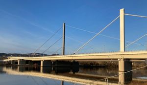 VÖEST-Brücke mit neuen Bypassbrücken, Dezember 2020