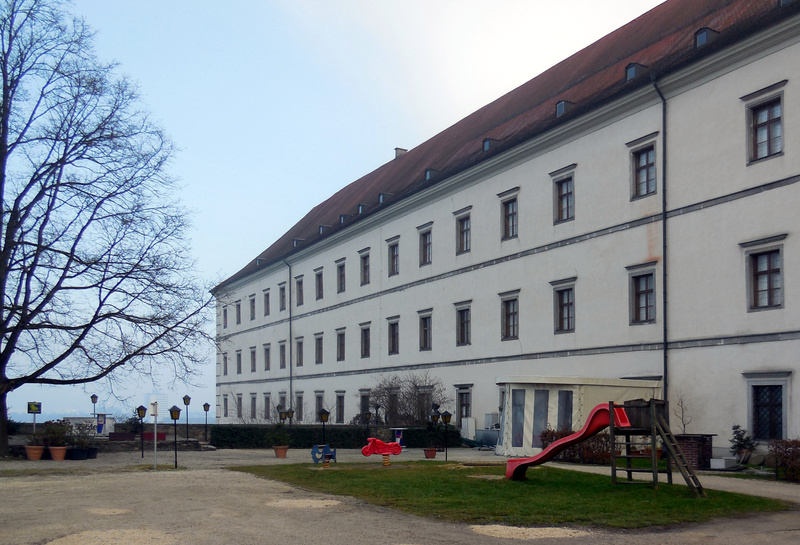 Datei:Linzer Schloss Nordwestseite.jpg