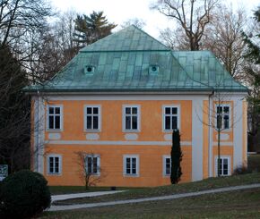 Das Bergschlössl im gleichnamigen Park