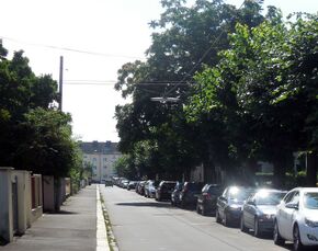 Planckstraße, Blick von der Prinz-Eugen-Straße Richtung Süden