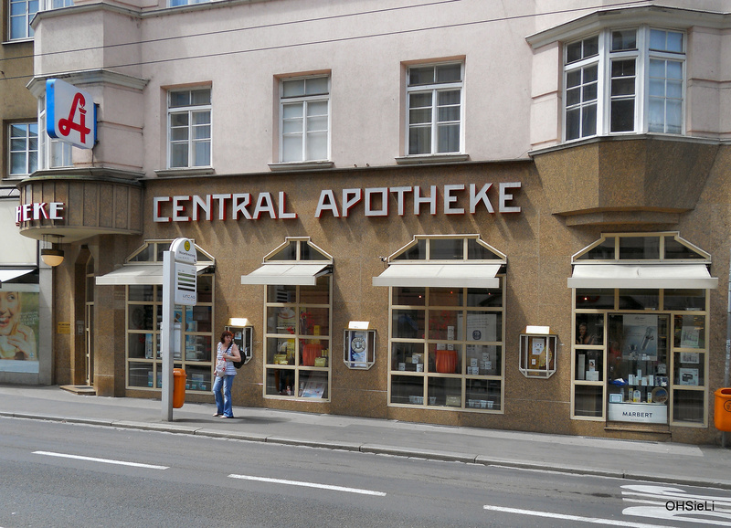 Datei:Central-Apotheke, Mozartstraße 1 - Bild von Otmar Helmlinger.jpg