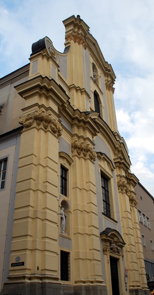 Datei:Karmelitenkirche.jpg