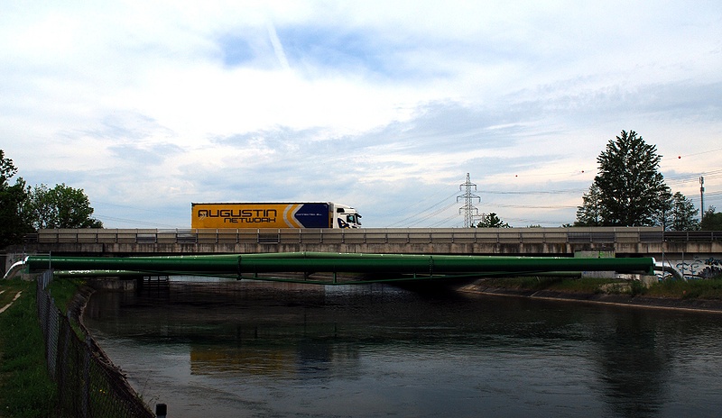 Datei:Autobahnbrücke Jauckerbach.jpg