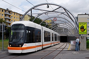 Portal des 2009-2011 errichteten Tunnels Hauptbahnhof-Untergaumberg nahe der Haltestelle Untergaumberg