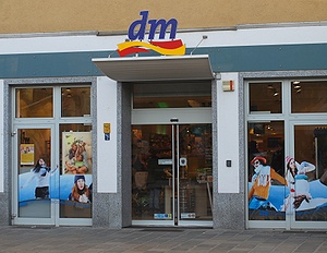 DM-Filiale an der Landstraße 77 (Schillerpark)