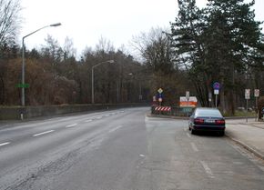 Salzburger Straße bei der östlichen Einfahrt in den Wasserwald