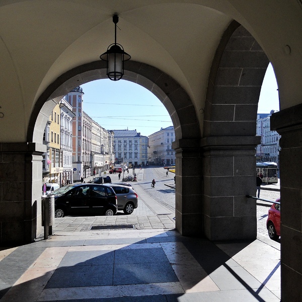 Datei:Blick auf den Linzer Hauptplatz by OHSieLi.JPG