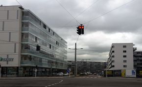 Edeltraud-Hofer-Straße, Blick von der Lastenstraße Richtung Osten
