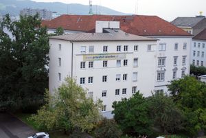 Priesterseminar, Gebäudefront zur Dametzstraße