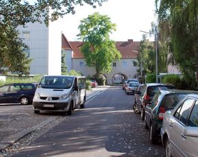 Lilienthalstraße, Blick vom Vogelfängerplatz Richtung Süden