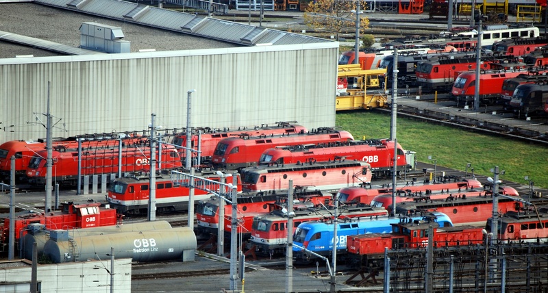 Datei:Eisenbahn Remise Linz.jpg