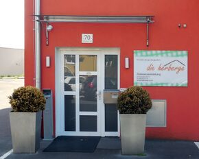 Eingangsbereich (noch unter altem Namen "Die Herberge")