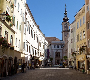 Das Altstadtviertel im Zentrum von Linz, im Hintergrund das Linzer Landhaus