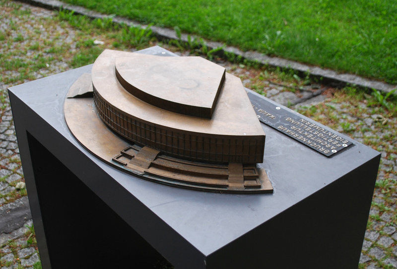 Datei:Brucknerhaus Modell Donaupark.jpg