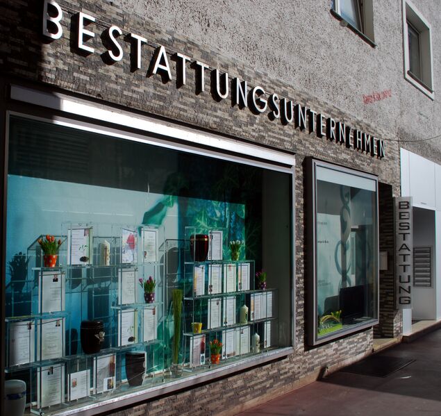 Datei:LinzAG Bestattung.jpg