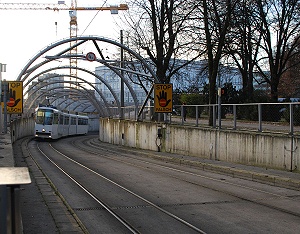 Nordportal der "Mini-U-Bahn" unmittelbar südlich der Haltestelle Goethekreuzung