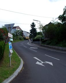 Wambacher Straße, Blick von der Hartheimer Straße Richtung Süden