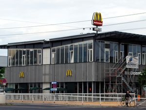 McDonald's-Filiale beim Infra Center