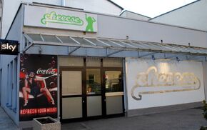 Eingangsbereich des Cheeese, März 2012, vor dem Neubau des Gebäudes