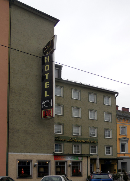 Datei:Hotel Lokomotive.jpg