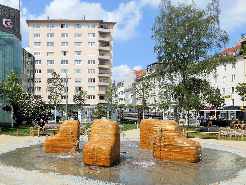 Datei:Schillerpark in Linz - Bild von Otmar Helmlinger.JPG