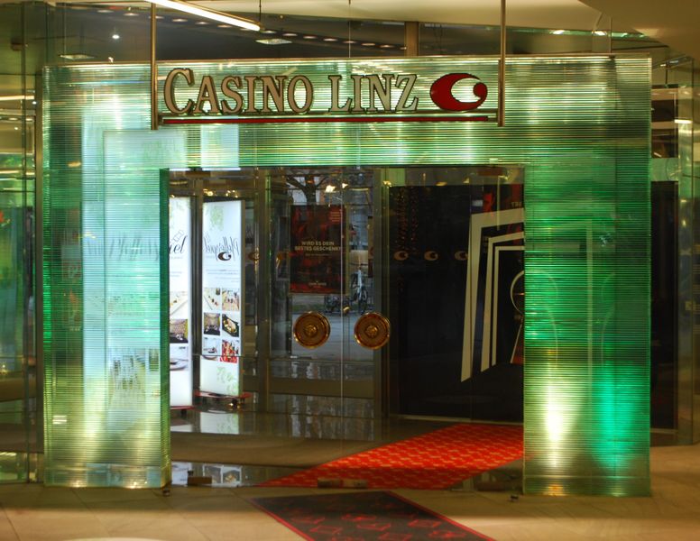 Datei:Casino Linz Eingang.jpg