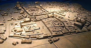 Modell der Stadt, vor dem Brand; Modell steht beim Linzer Schloss (Südflügel)