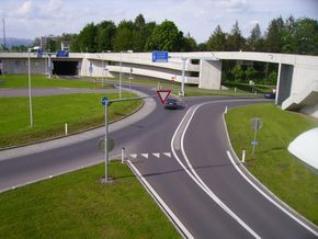 Kreisverkehr der Anschlussstelle