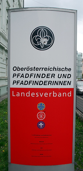Datei:Infotafel Landesverband Oberösterreichische Pfadfinder.jpg