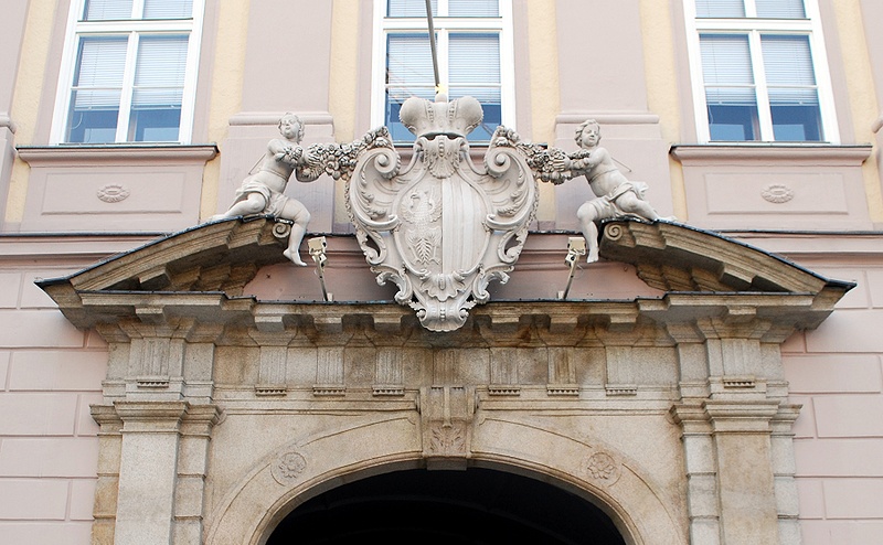 Datei:Landhaus Südportal Detail.jpg