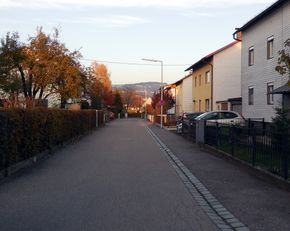 Siedlerstraße, Blick von der Sonnbergerstraße Richtung Nordosten