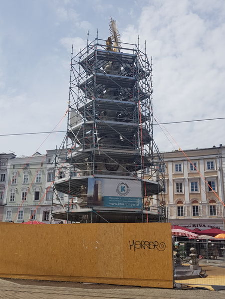 Datei:Dreifaltigkeitssäule Linz Renovierung 2019.jpg