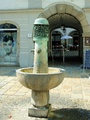 Brunnen am Landhausplatz - Bild von Otmar Helmlinger .jpg