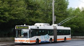 Bus der Linie 43 in der Haltestelle Landwiedstraße