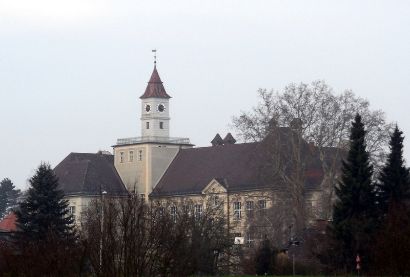 Datei:Römerbergschule vom Salesianumweg.jpg