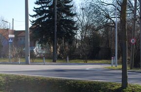 Einfahrt in den Brachsenweg von der Heliosallee
