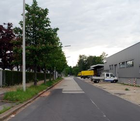 Oberfeldstraße, Blick von der Westbahnstraße Richtung Westen